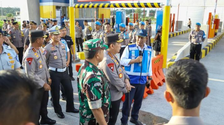 Persiapan Pengamanan Natal-Tahun Baru, Kapolri dan Panglima TNI Tinjau Gerbang Tol Prambanan