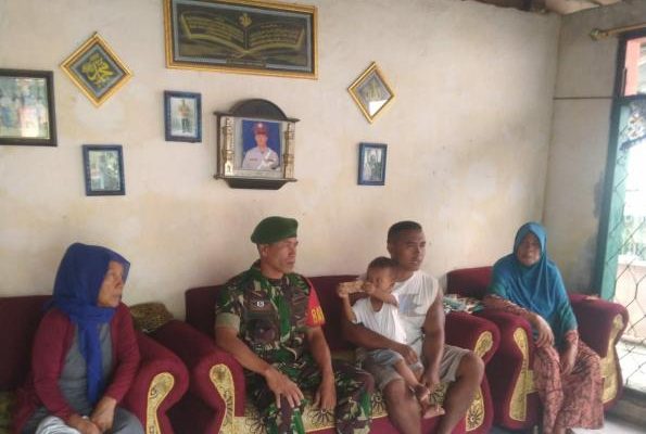 Babinsa Koramil Reok Edukasi Warga tentang Bahaya Stunting