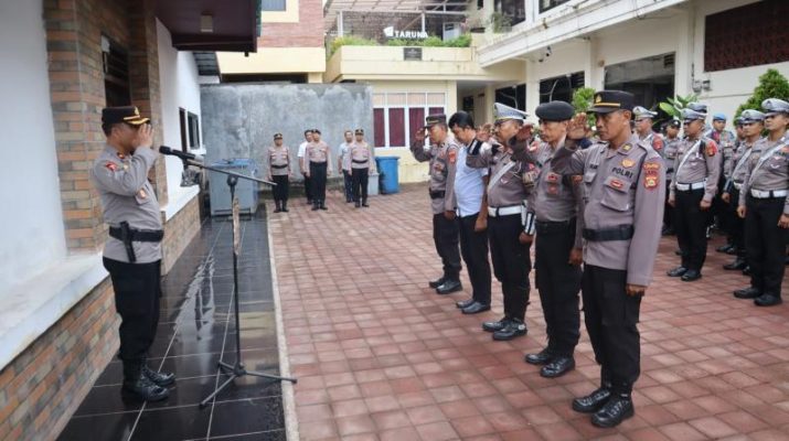 Karendal Ops Lilin Agung 2024 Pimpin Apel Pagi di Polres Karangasem