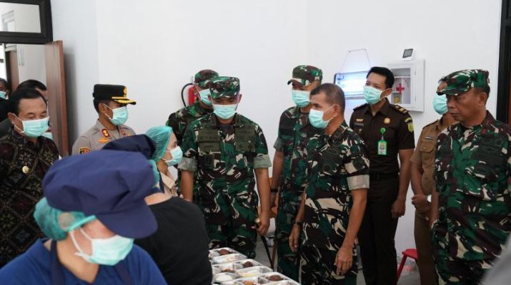 Pangdam IX/Udayana Tinjau Program Dapur Sehat